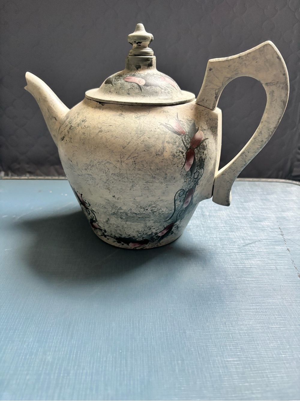 Vintage teapot with strainer . - Picture 2 of 12